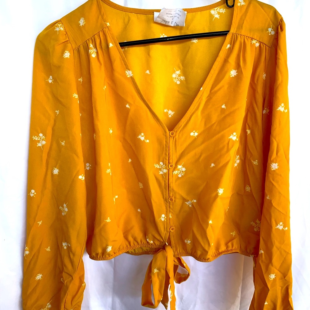 Women’s NWT long sleeve blouse